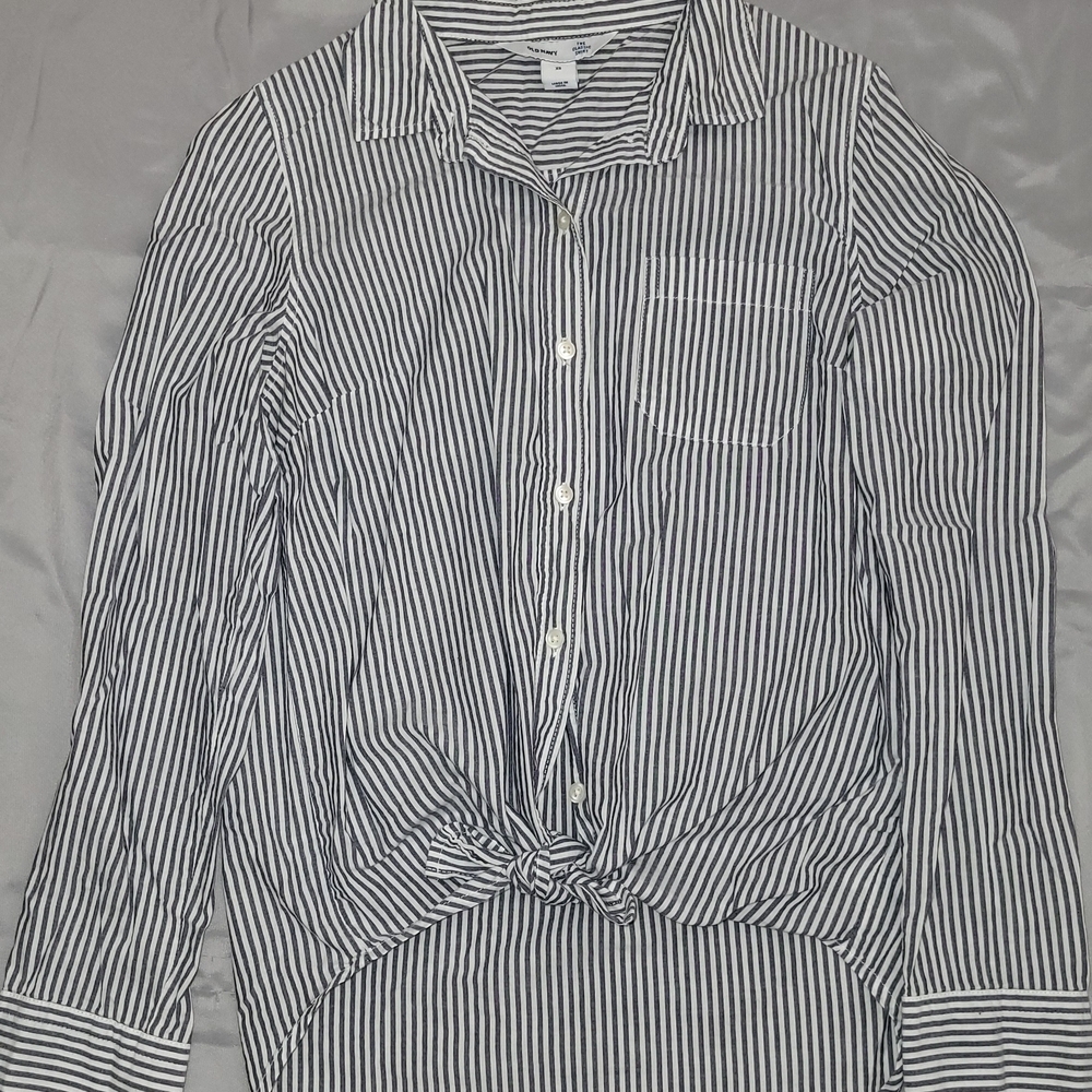 Old Navy Black and White Striped Button Down Shirt